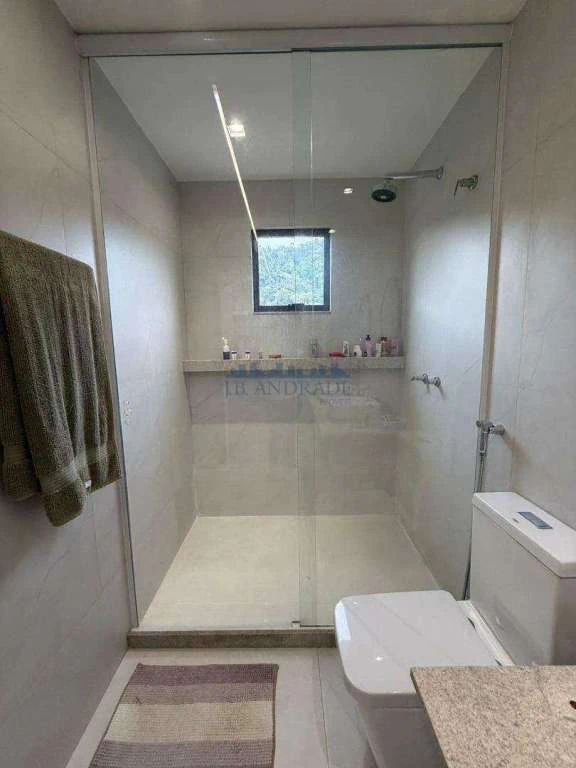 Casa com 4 dormitórios, 240 m² e 3 suítes com varanda — photo 16