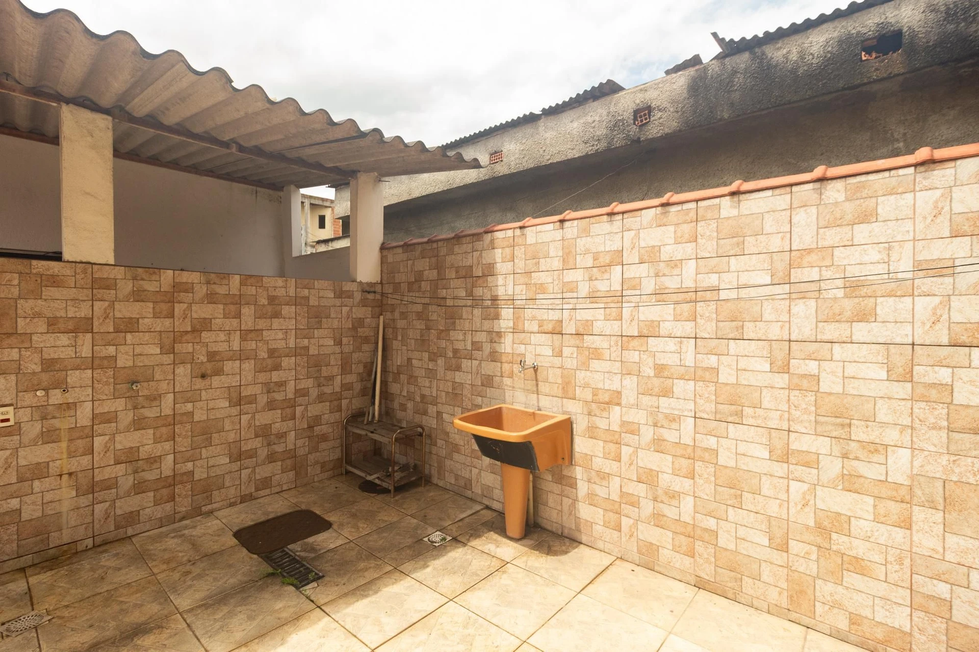 250 m² house with a garden and a mountain view — photo 38