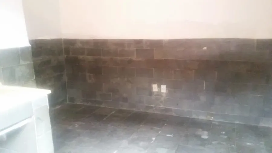 Unfurnished studio with kitchenette and 1 bathroom, no parking — photo 3