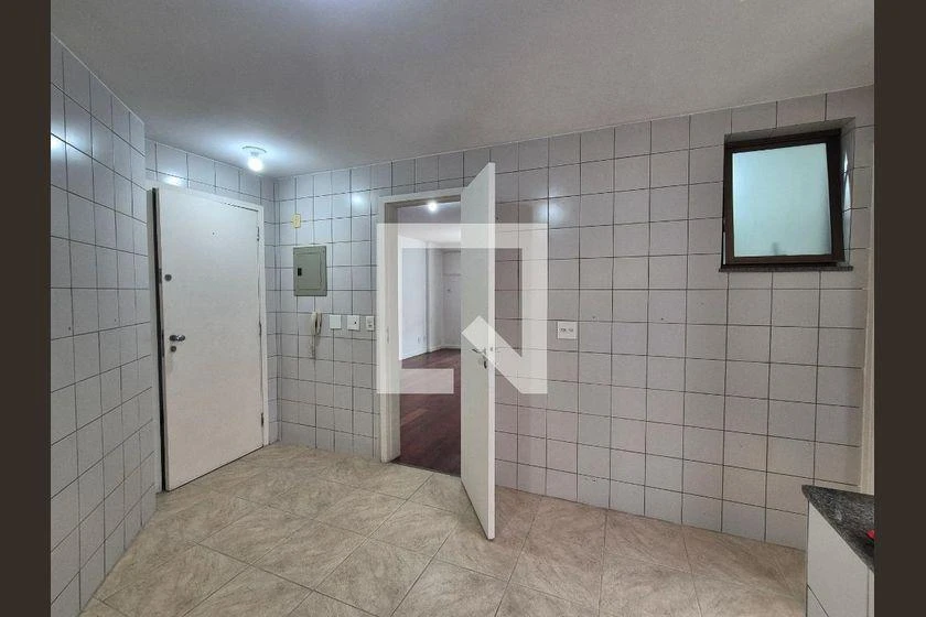 3-bedroom apartment in a building with a pool — photo 13