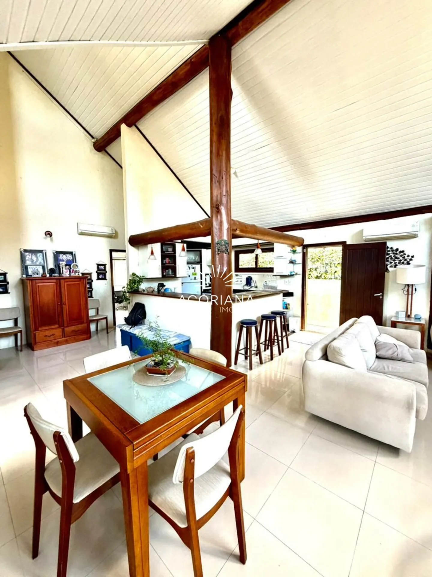 Floor-to-ceiling windows in a 3-bedroom house, 224 m² — photo 11