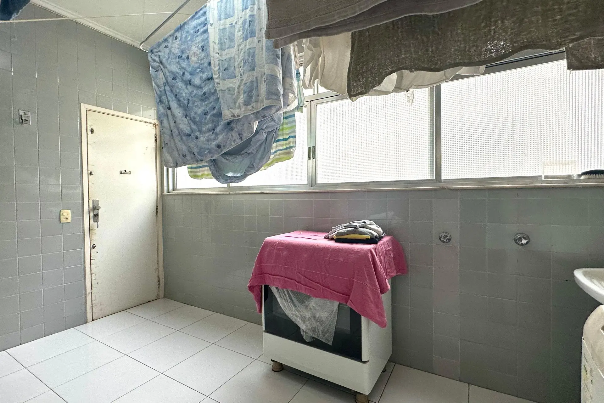 200 m² apartment with a washing machine and a home office — photo 44