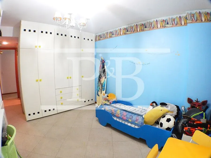4-bedroom apartment with 266 m² and 4 parking spaces — photo 16