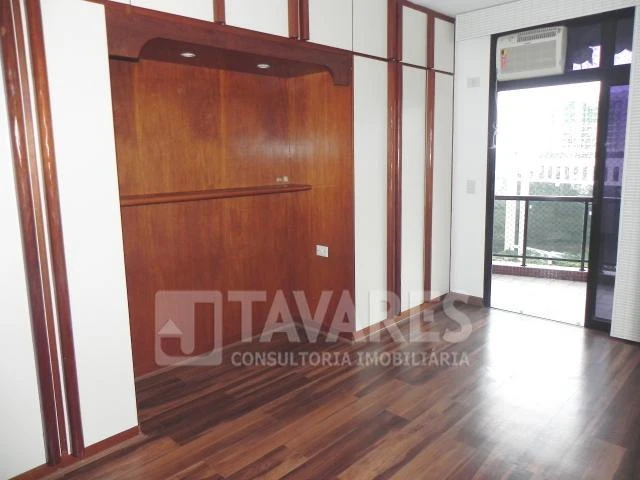 3-bedroom apartment with a home office — photo 4