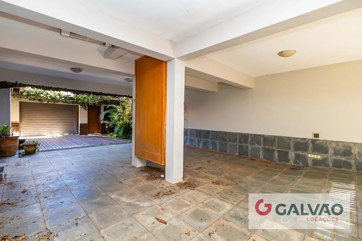Casa sin amueblar con 3 dormitorios, cocina cerrada y balcón — photo 53