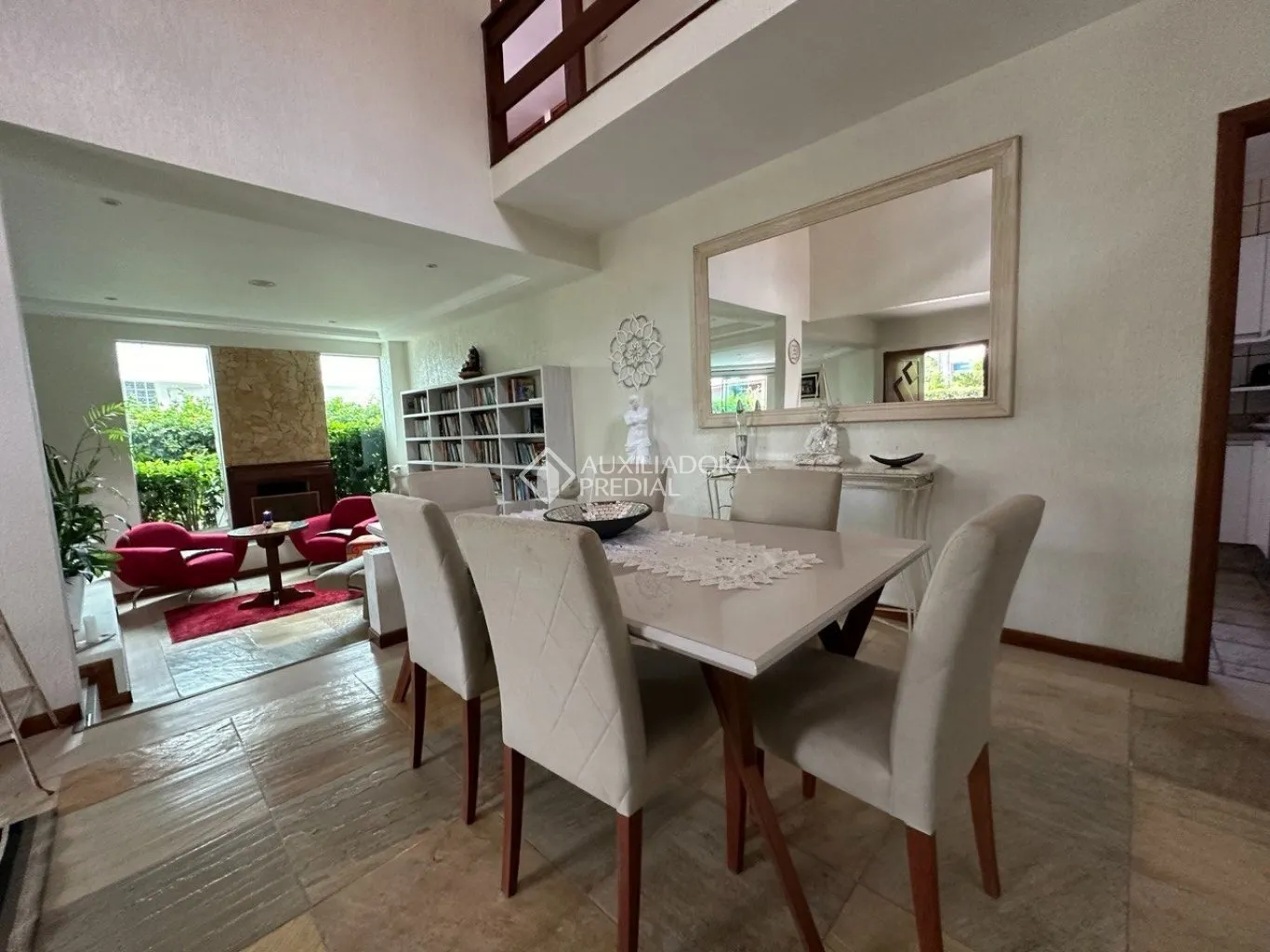 3 quartos e varanda envidraçada: casa de 288 m² — photo 24