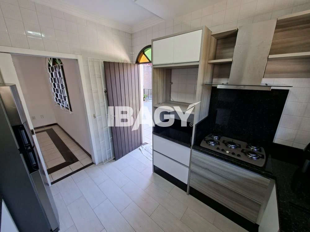 Casa mobiliada de 230 m² com 5 dormitórios e BBQ privativa — photo 2