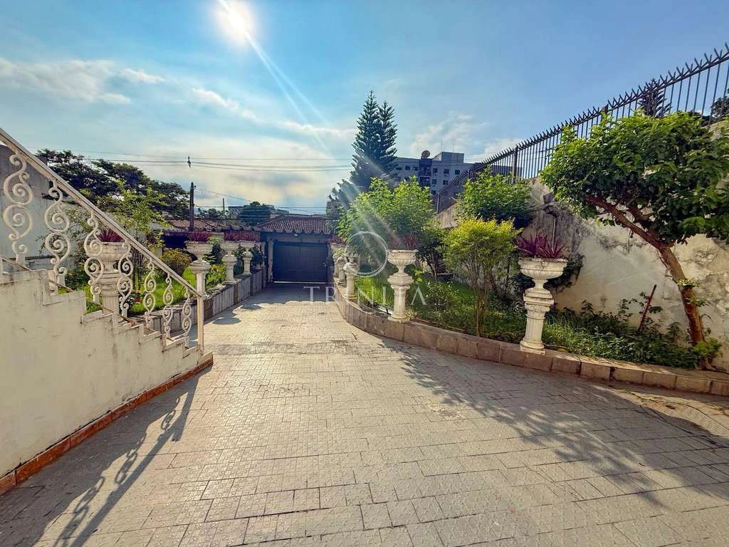 Triplex house with 6 bedrooms and 698 m², 6 parking — photo 6