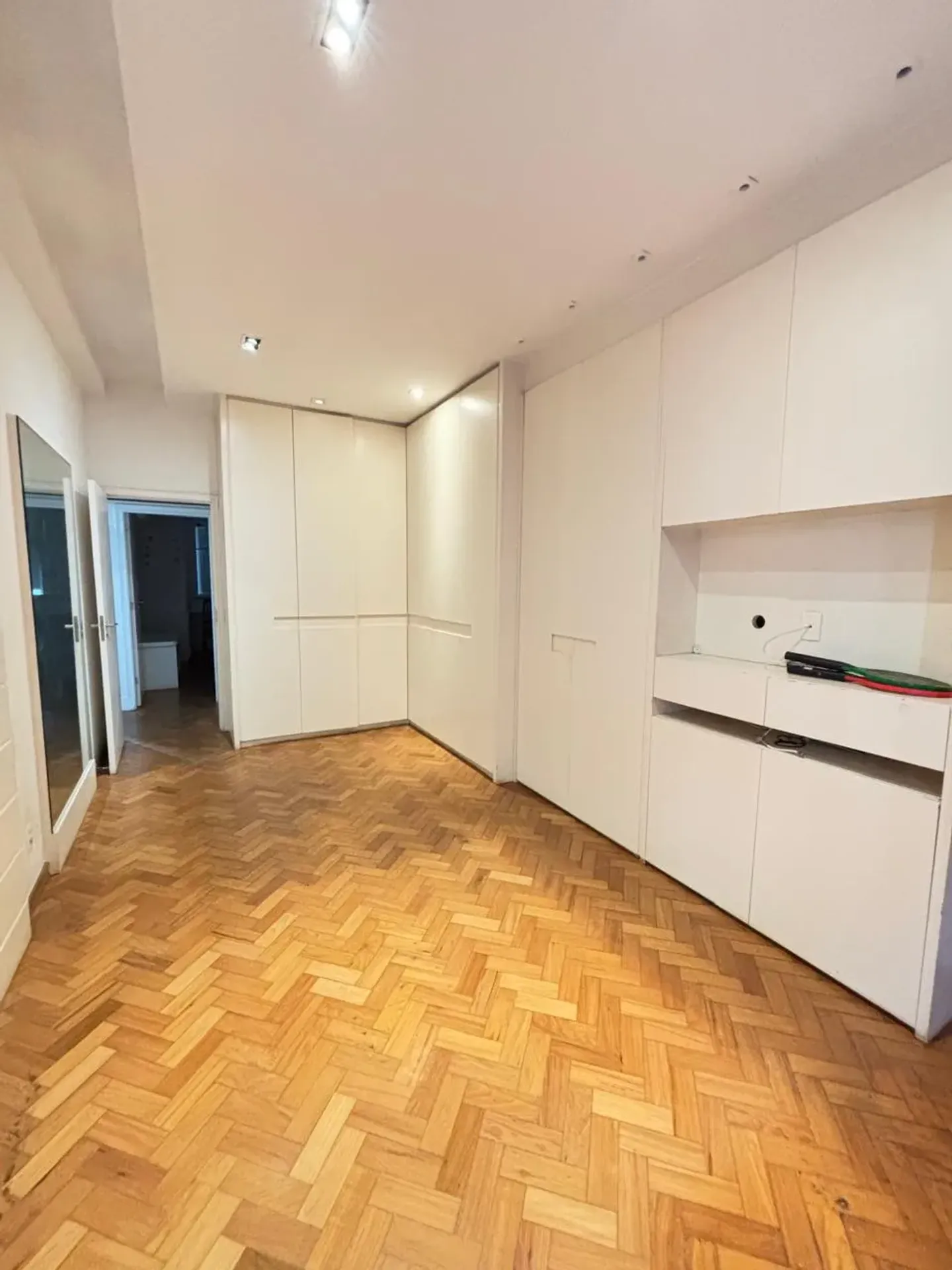 Apartamento sem mobília com ar-condicionado e 4 quartos — photo 23