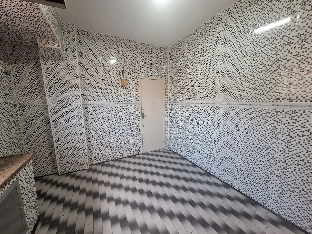 Unfurnished rental apartment with 2 bedrooms and 2 baths — photo 30