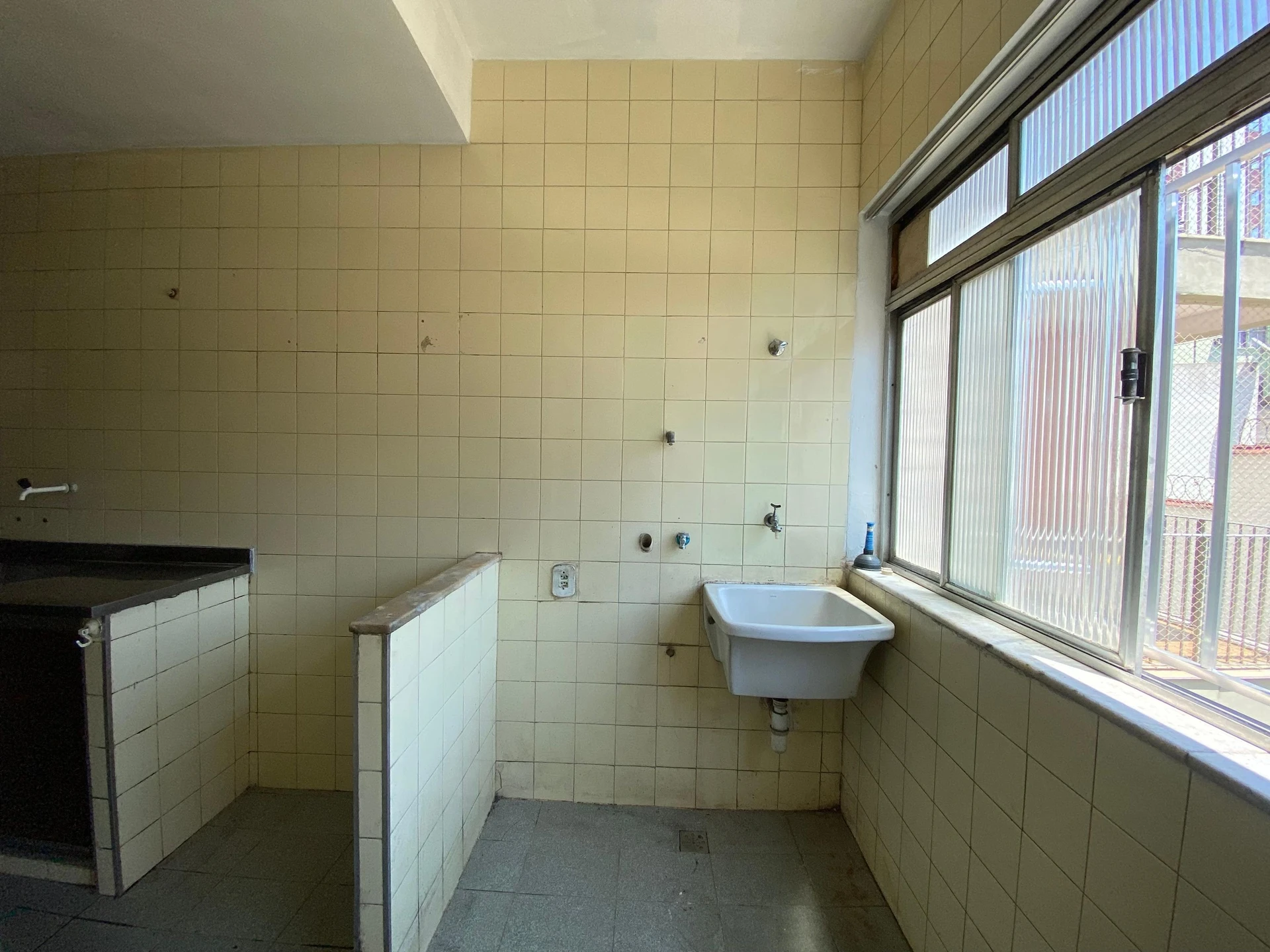 Apartment, 92 m², with wood or laminate floors — photo 29