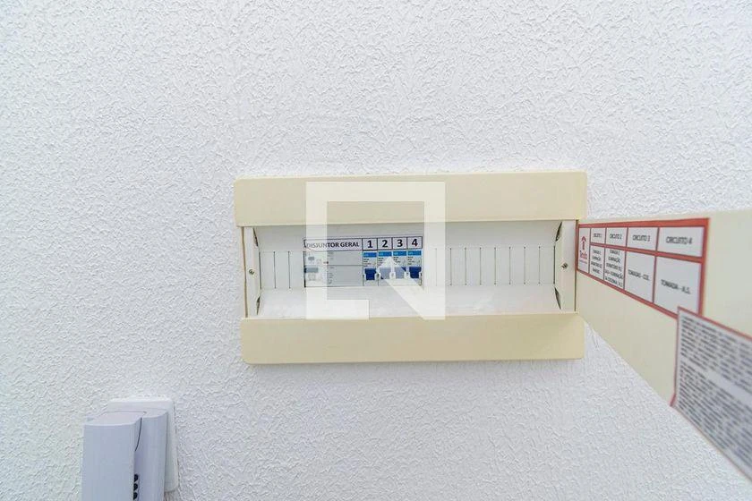 2-bedroom apartment in a building with a gym — photo 37