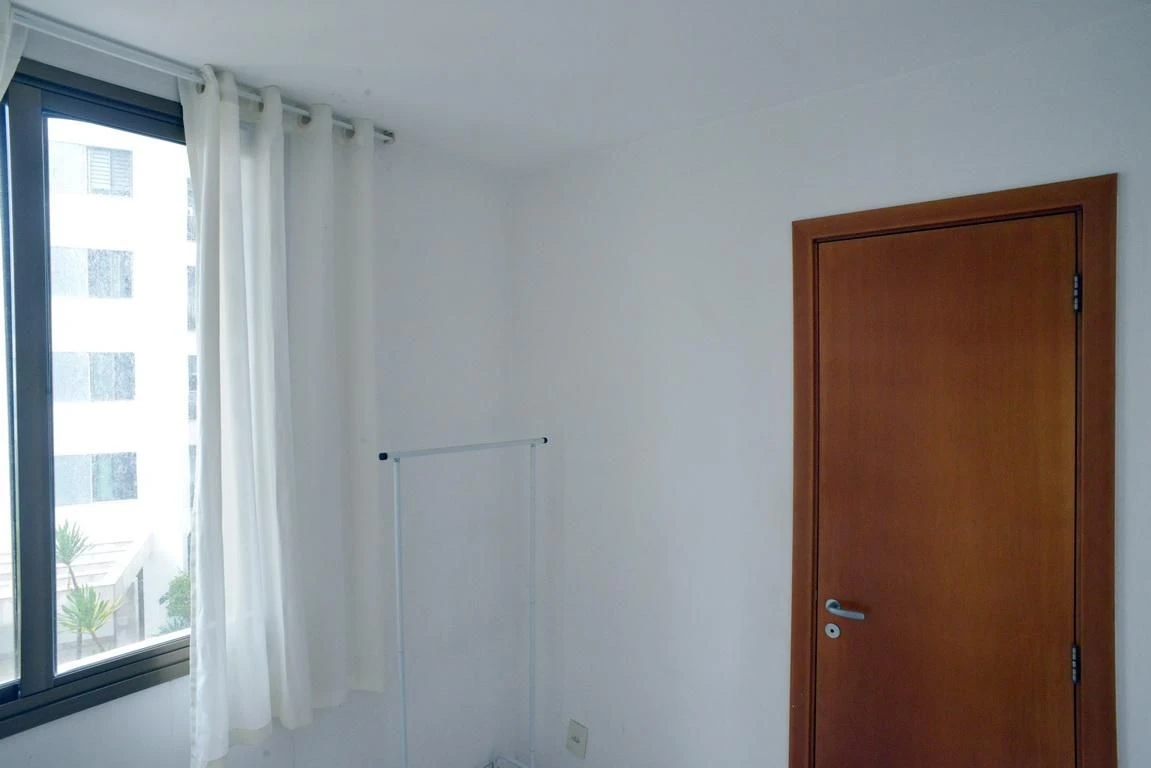 Jacuzzi in a 4-bedroom apartment, 233 m² — photo 53