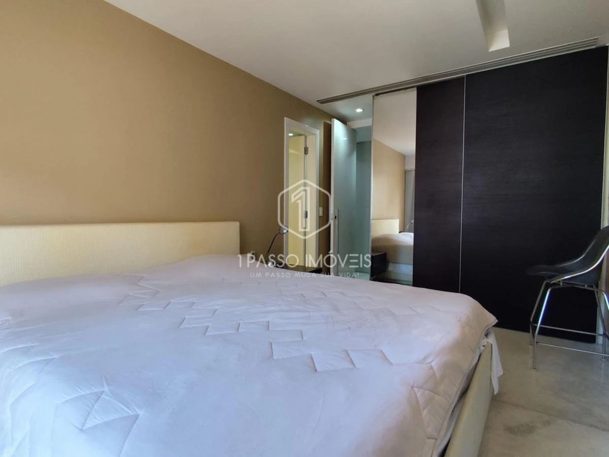 82 m² apartment with 2 en-suite bedrooms and balcony — photo 4