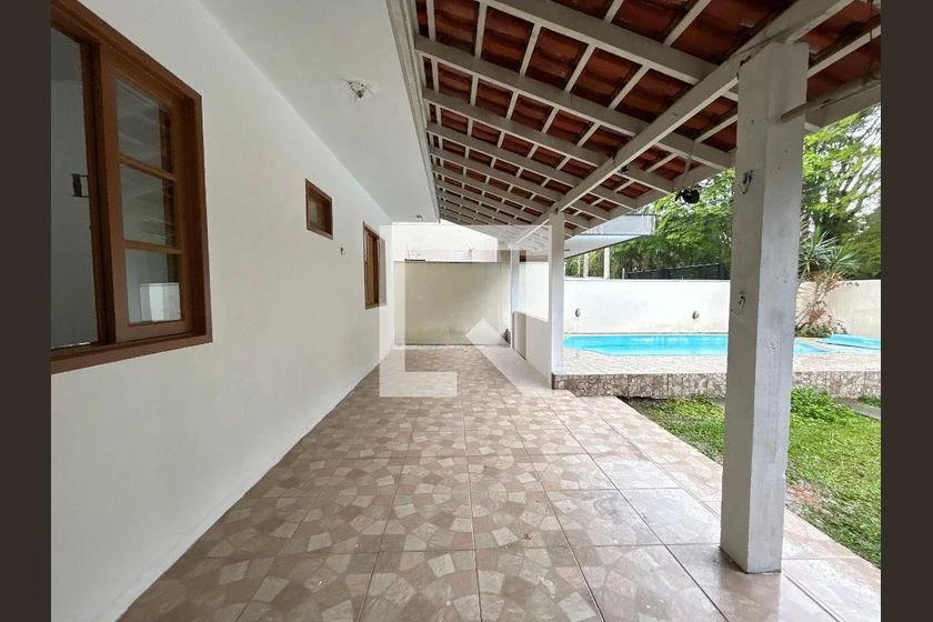 2-bedroom house with a washing machine in Florianópolis — photo 7
