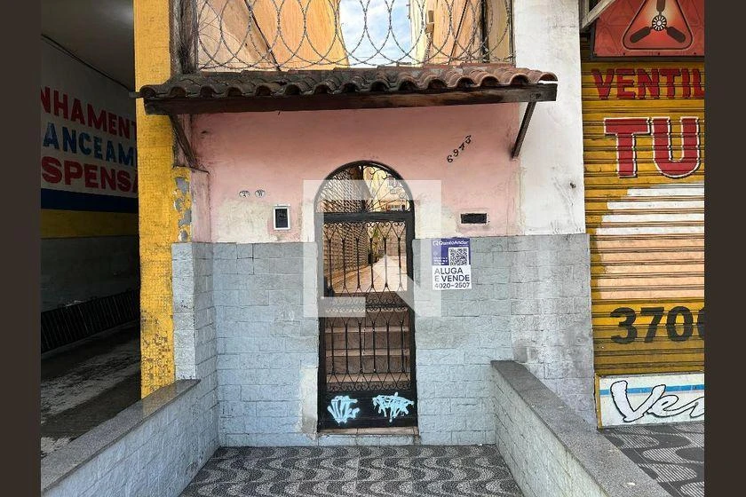 Apartamento com piso de madeira ou laminado, Pilares — photo 31