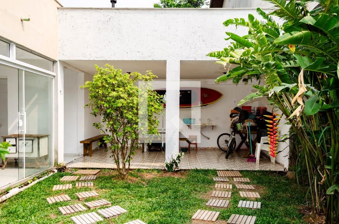 3-bedroom house with a mountain view in Florianópolis — photo 34