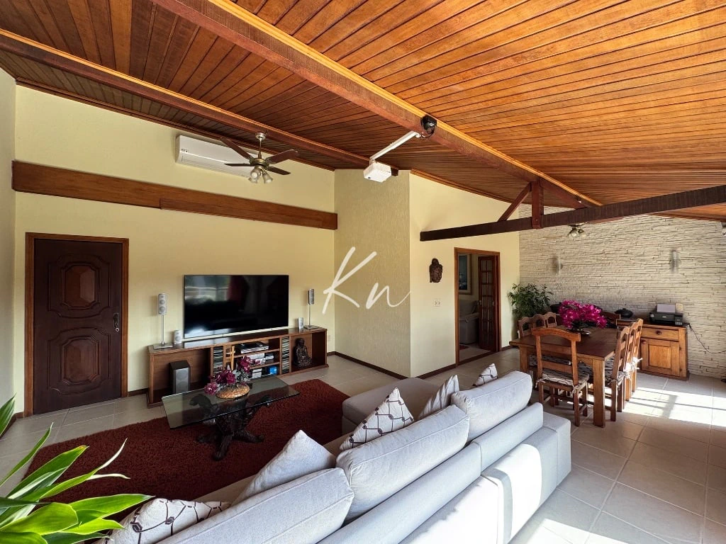 Furnished apartment, 254 m², with a grill on the balcony — photo 10