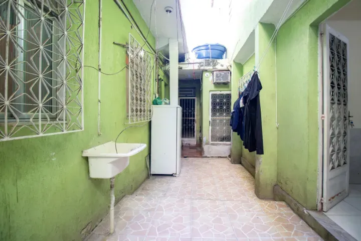 House with 1 bedroom and a separate kitchen — photo 15
