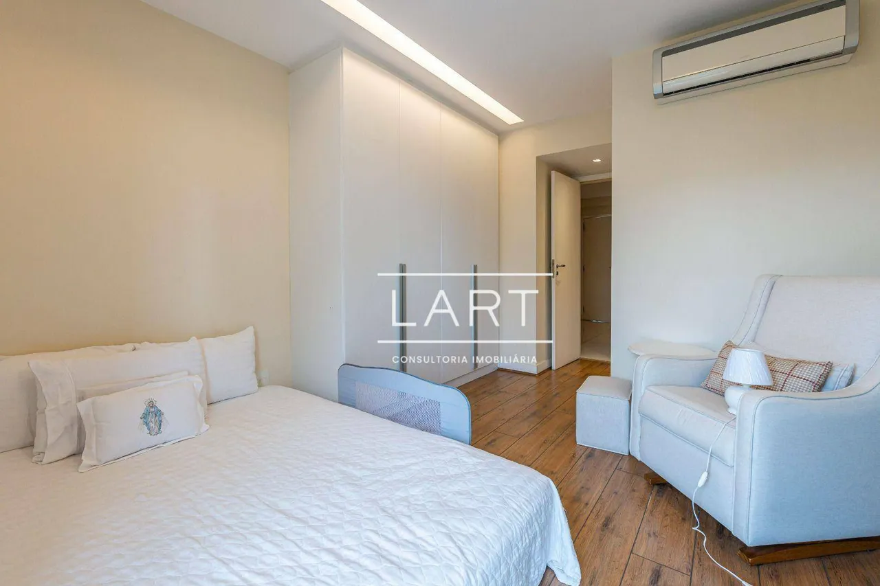 4-bedroom apartment with gas open-plan kitchen and 233 m² — photo 11