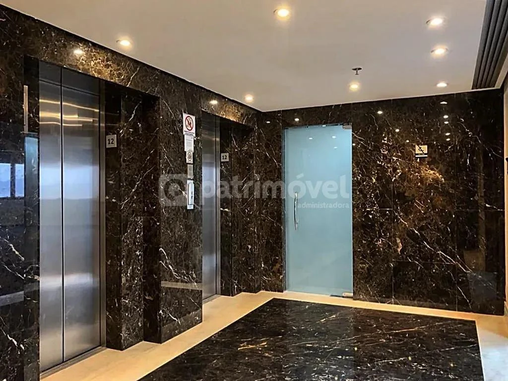 Unfurnished 350 m² apartment with built-in cabinets — photo 16