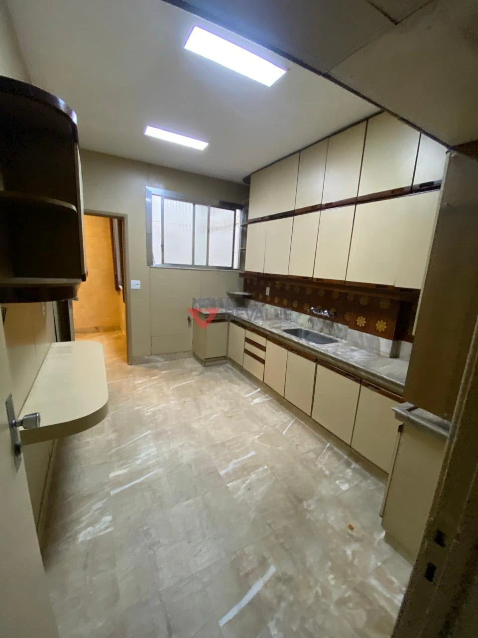 Квартира в оренду з 4 спальнями та 210 м² — photo 13