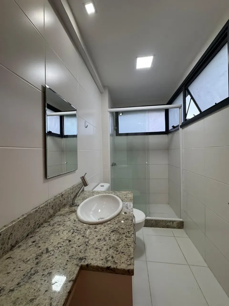 House with 4 bedrooms and 5 bathrooms, balcony grill — photo 20