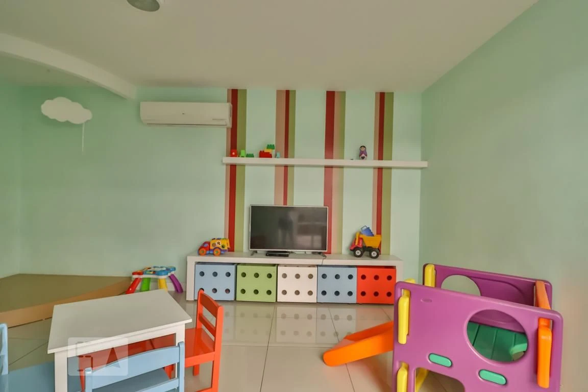 Apartment with a separate kitchen and 2 bedrooms — photo 34