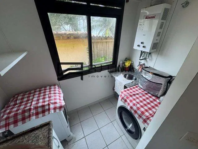 Floor-to-ceiling windows in a 2-bedroom apartment, 80 m² — photo 13