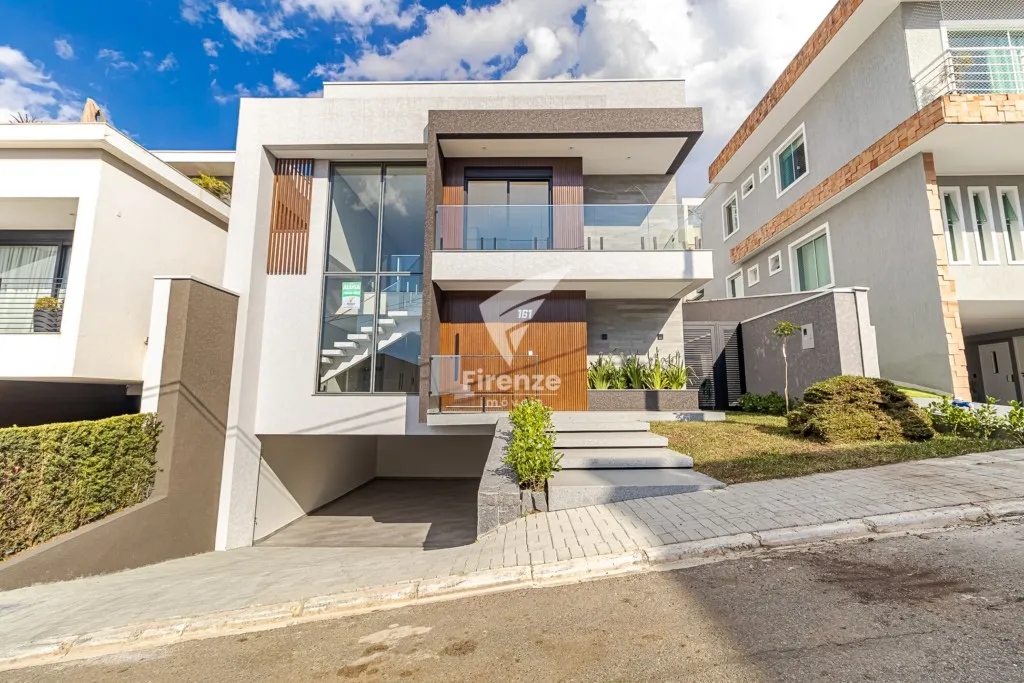 Furnished house with 4 bedrooms and 320 m² — photo 22