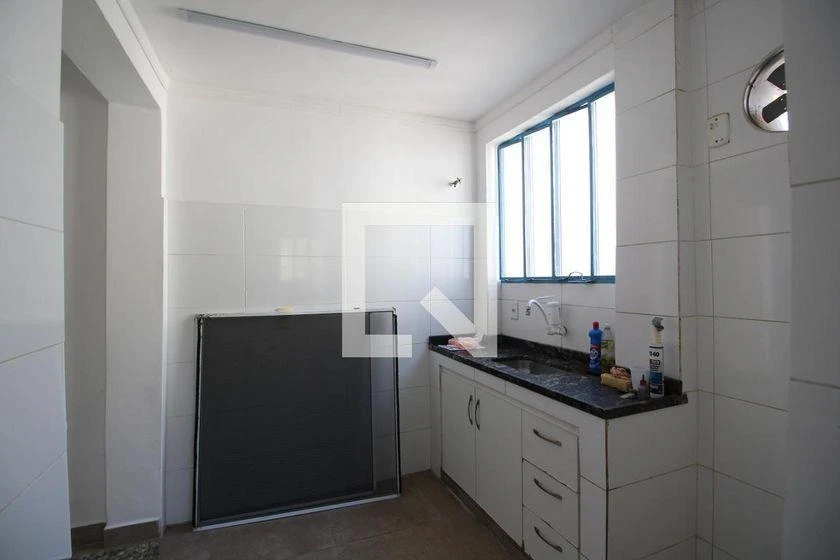 Rental house with 4 bedrooms and 340 m² — photo 34