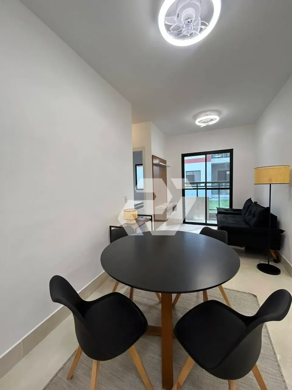 Apartamento mobiliado de 50 m² com cozinha fechada