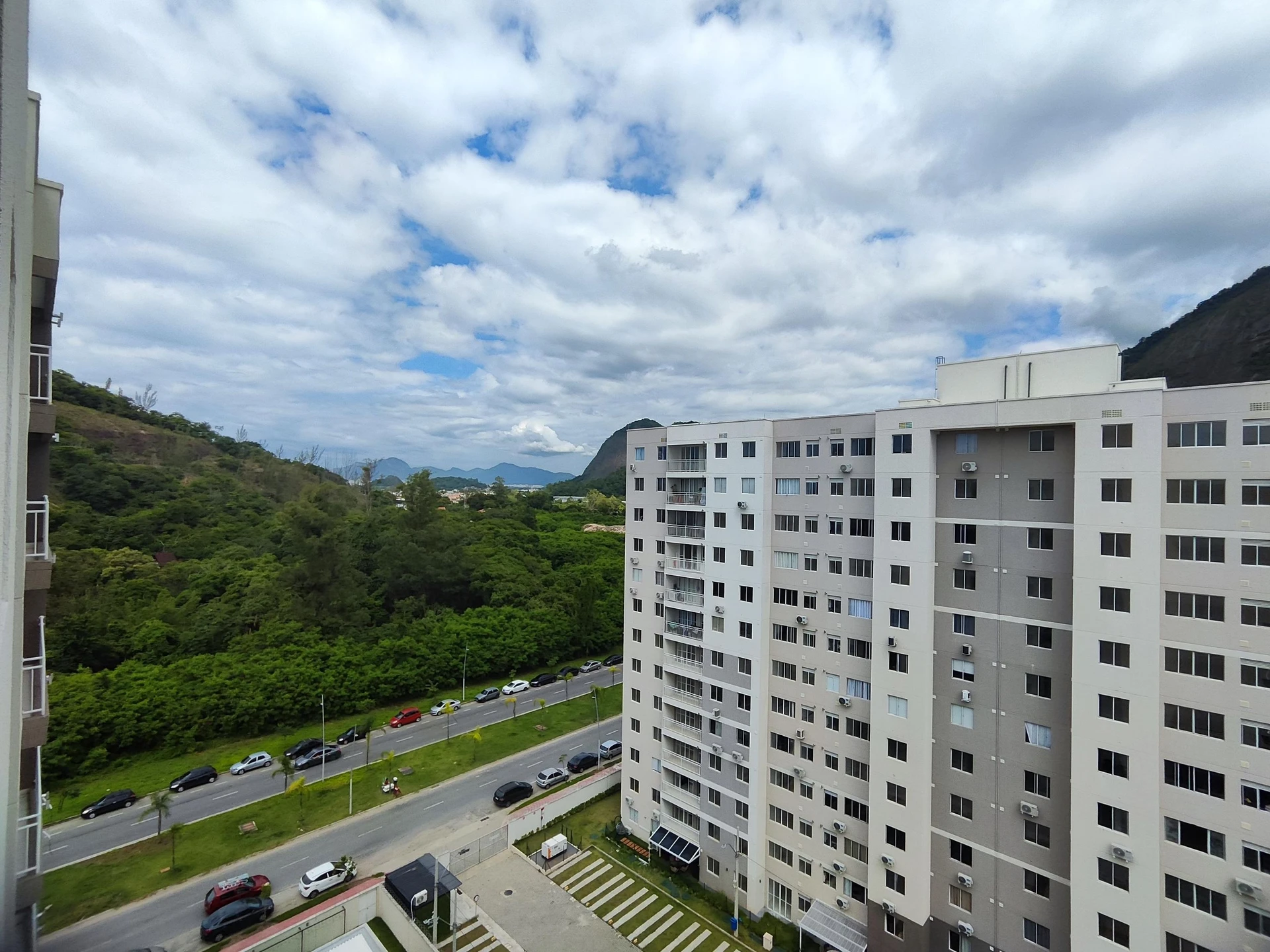 2-bedroom apartment with a balcony and 1 parking spot — photo 18