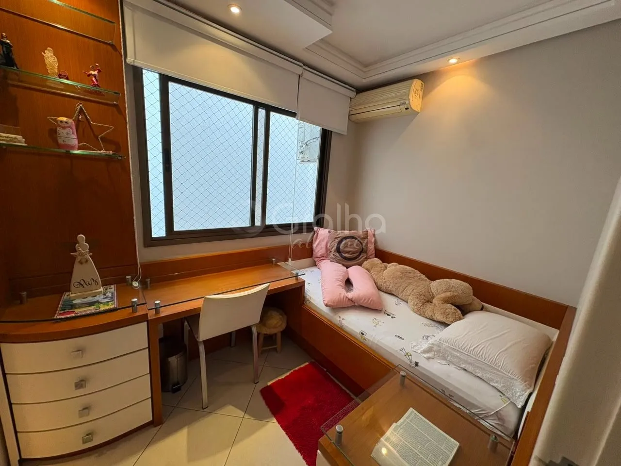 Furnished 3-bedroom apartment with an open-plan kitchen — photo 25