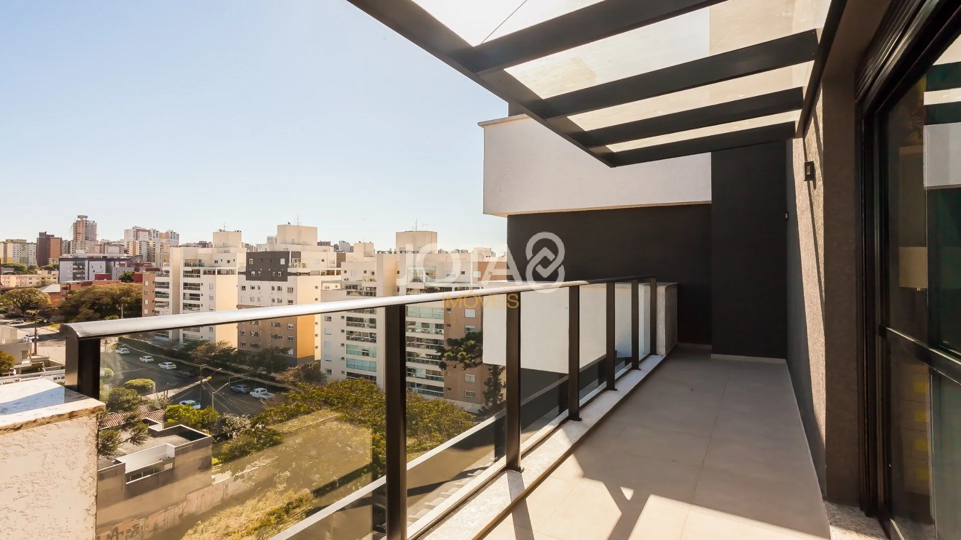 Furnished 220 m² apartment with 3 en-suite bedrooms — photo 25