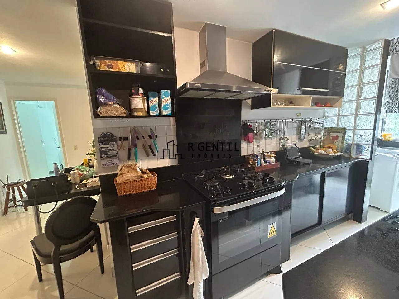 4-bedroom apartment in a building with a sauna — photo 14