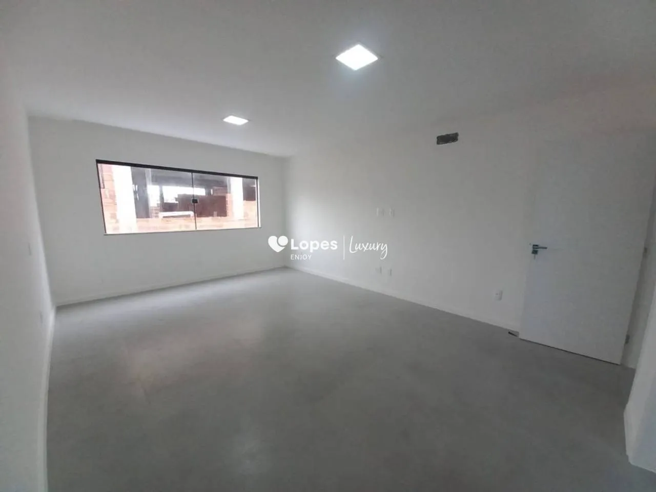 Unfurnished 4-bedroom house with 5 bathrooms and 329 m² — photo 39