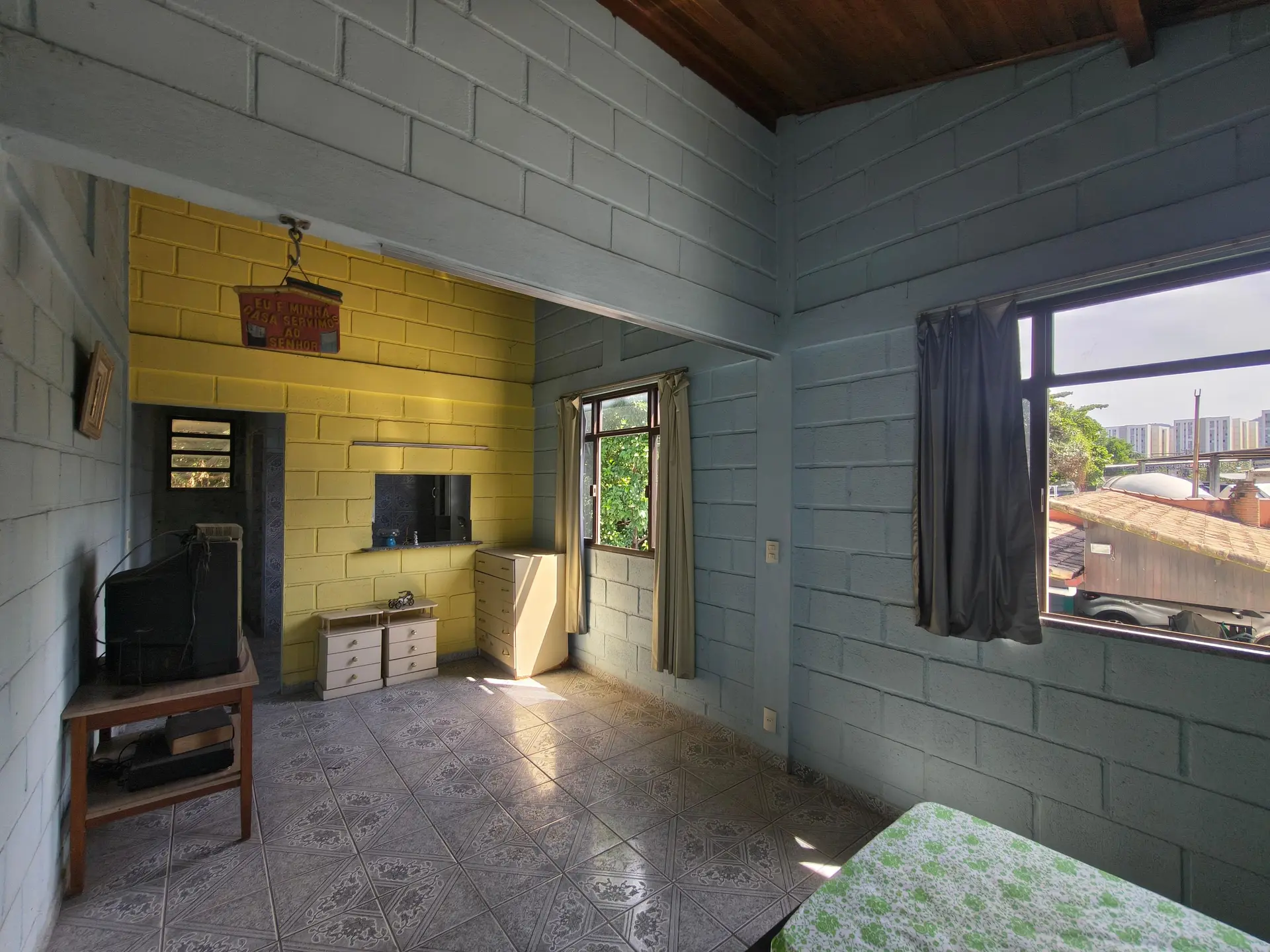 Casa sem mobília com 1 quarto e varanda com pia — photo 17