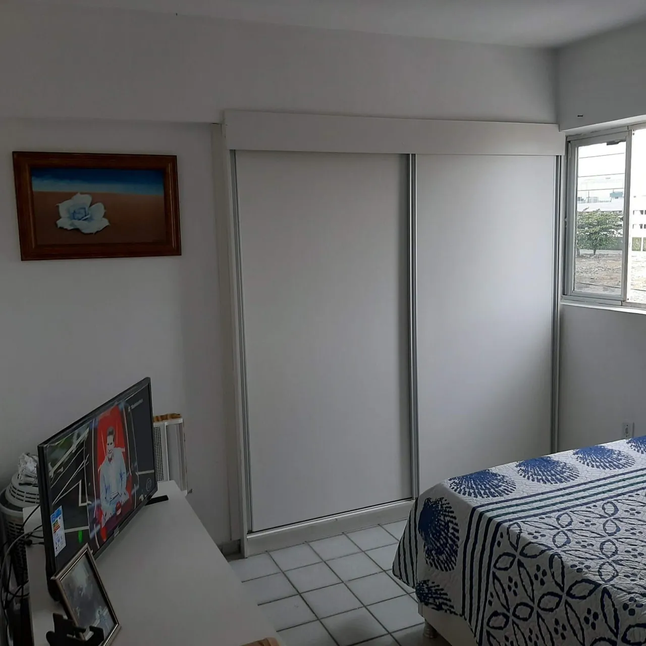 Furnished 1-bedroom apartment with open-plan kitchen — photo 10