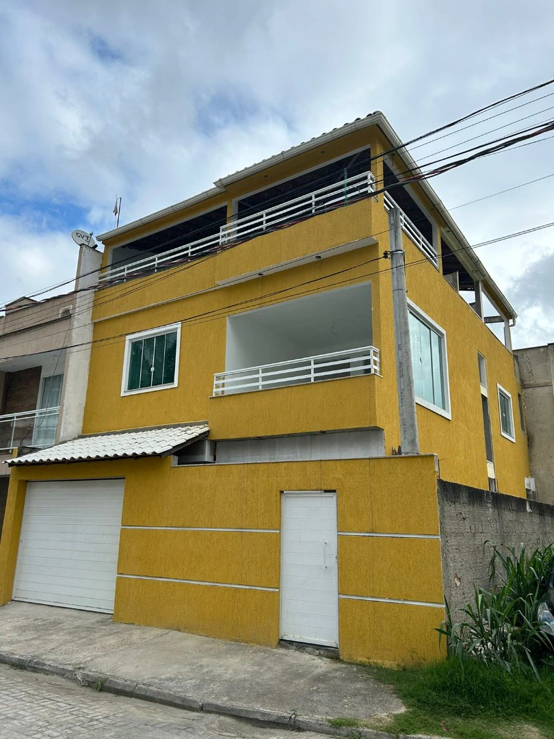 Casa triplex com 3 quartos e varanda — photo 2