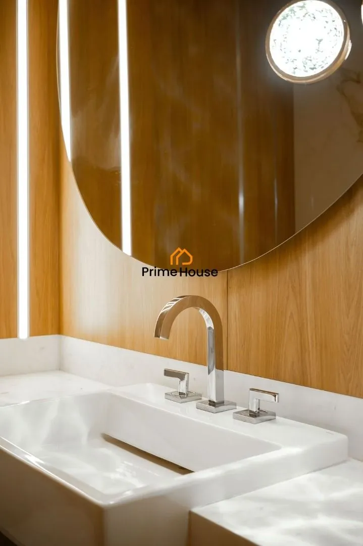 Furnished 4-bedroom apartment with 266 m² — photo 15