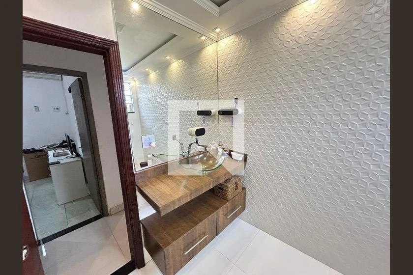 Home office in a 3-bedroom house, 197 m² — photo 43