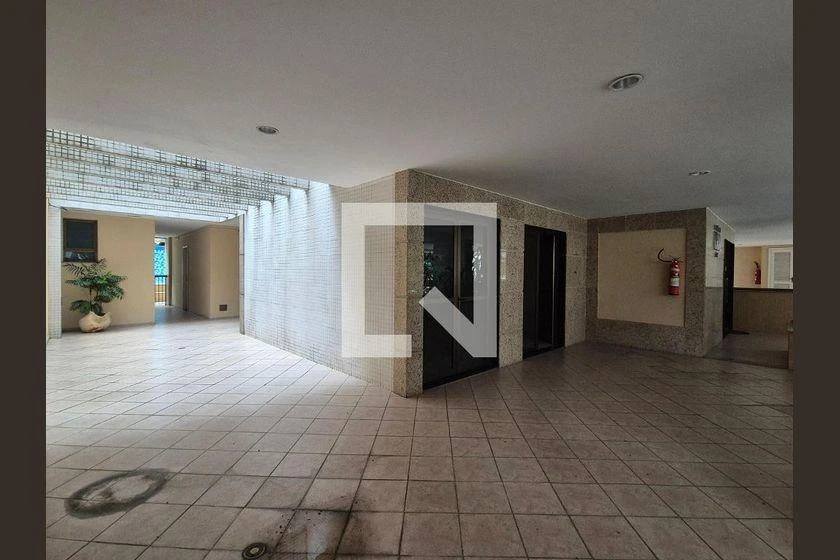 3-bedroom apartment in a building with a pool — photo 42