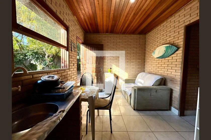 Apartamento amueblado de 2 habitaciones con jardín privado — photo 2