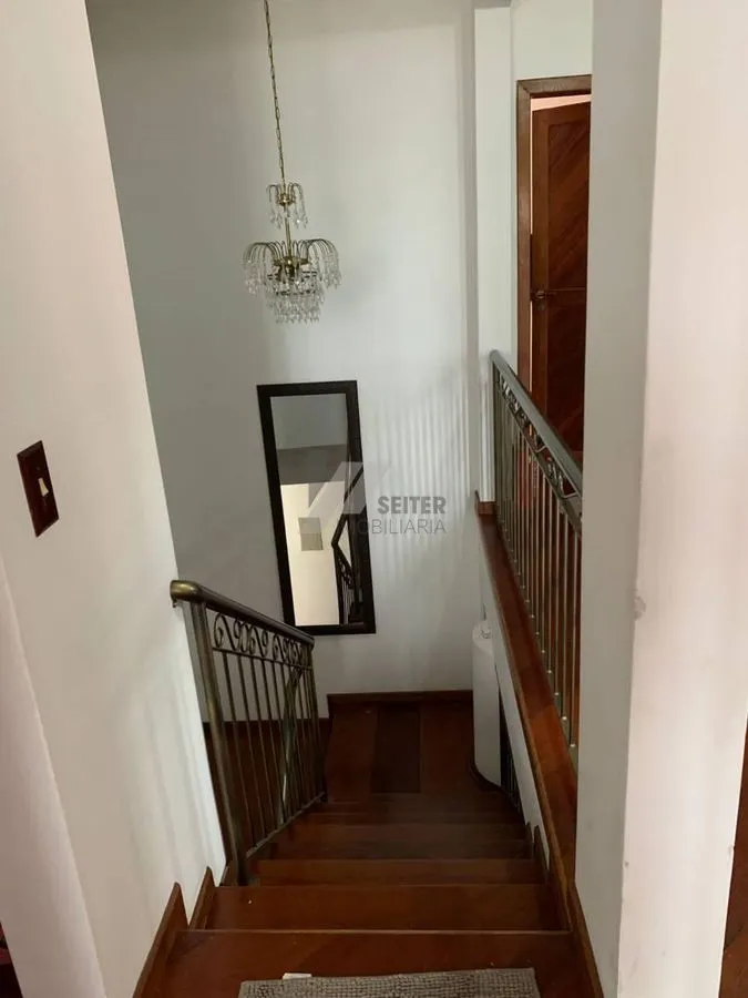 Furnished house with a workspace and 5 bedrooms — photo 4