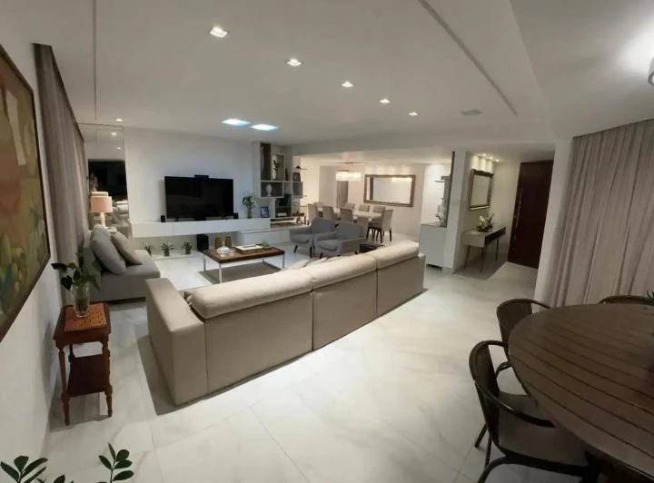 Furnished 195 m² apartment with 3 en-suite bedrooms