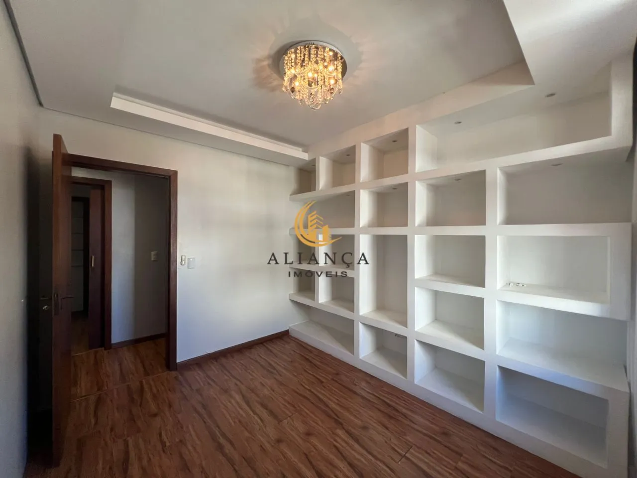 4-bedroom apartment with a working washing machine — photo 5