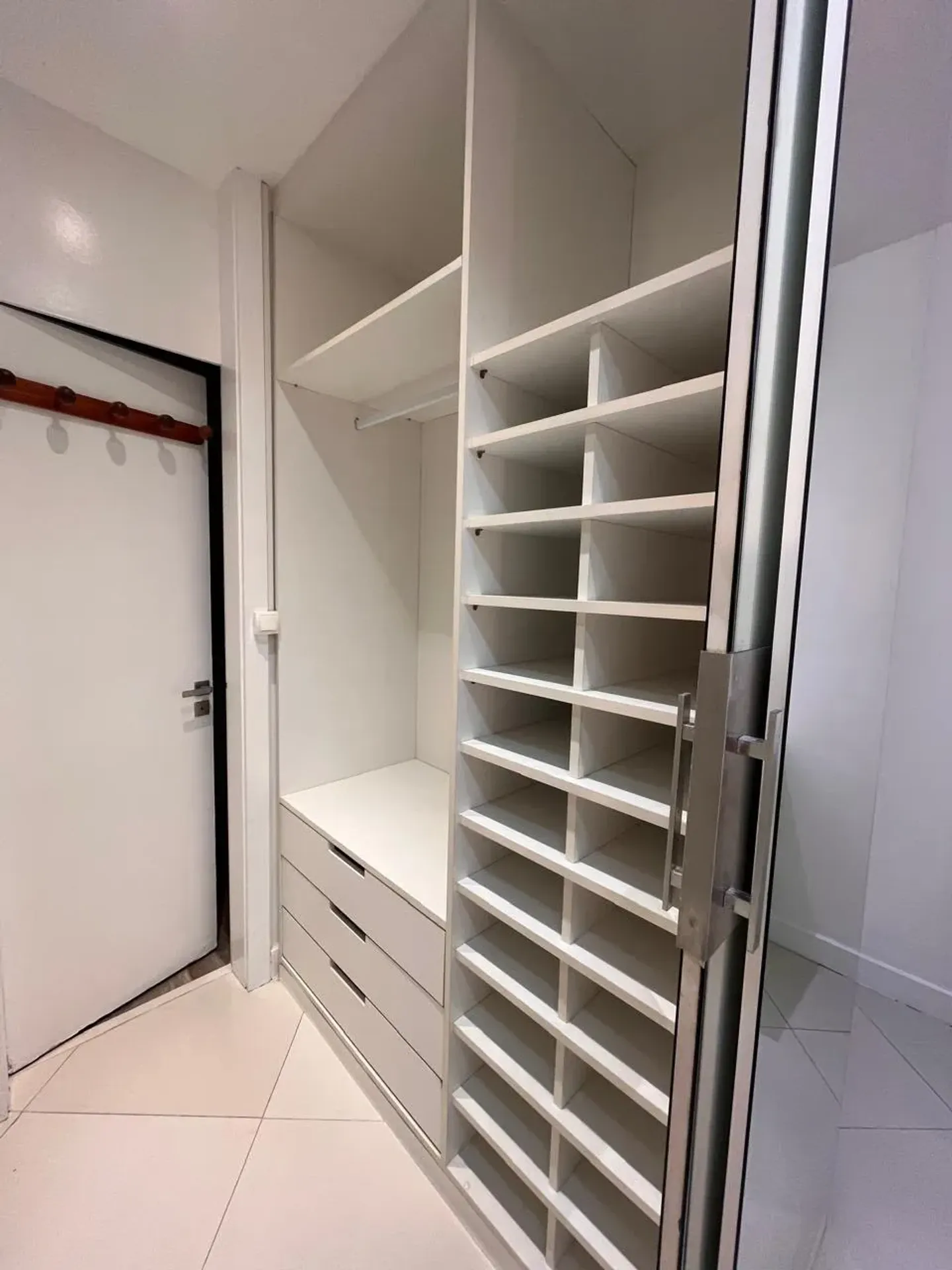Furnished 2-bedroom apartment with 2 bathrooms, 88 m² — photo 21