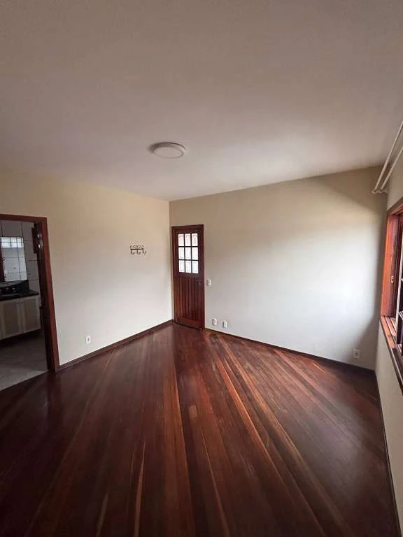 Unfurnished 3-bedroom house with a private BBQ — photo 4
