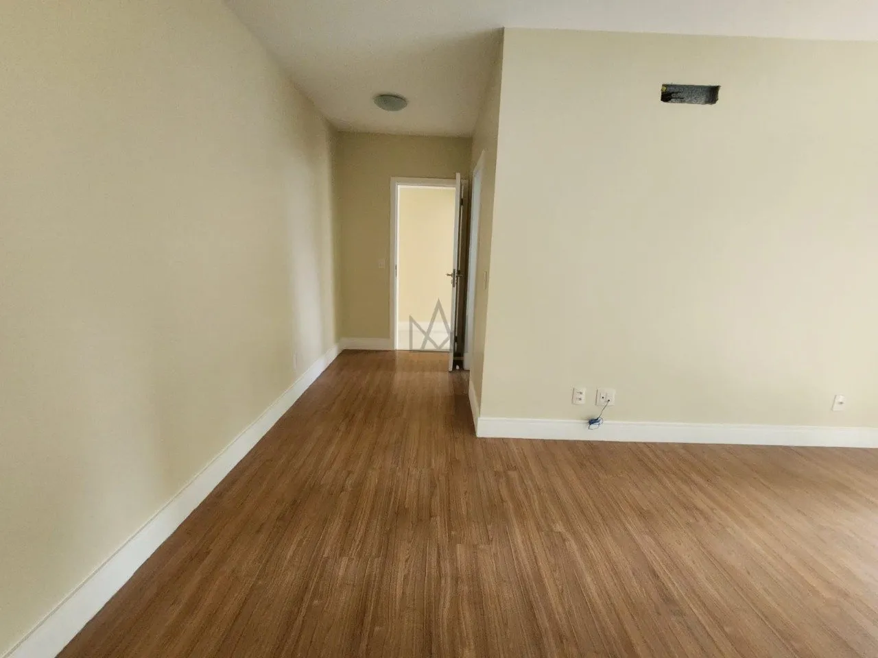 Departamento con ventanales de piso a techo en Florianópolis — photo 44